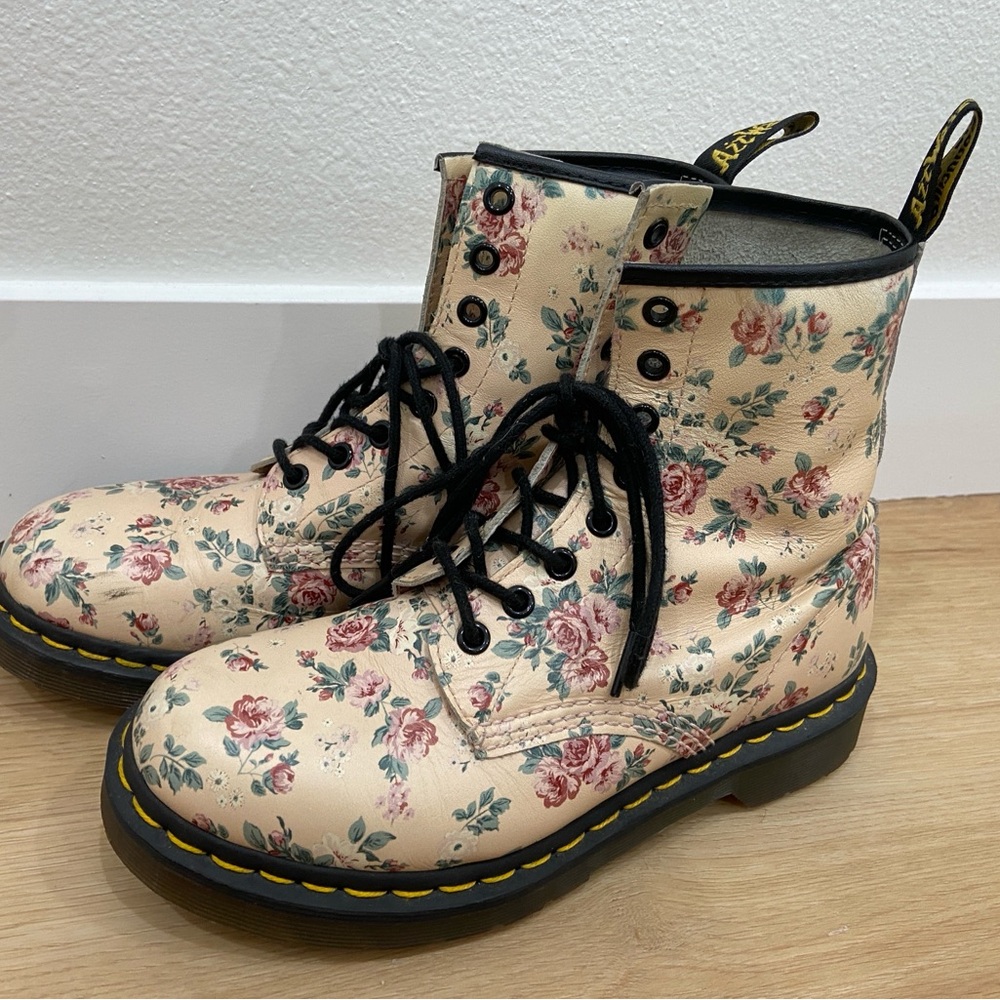 Floral Dr. Marten’s Boots Women’s size 7